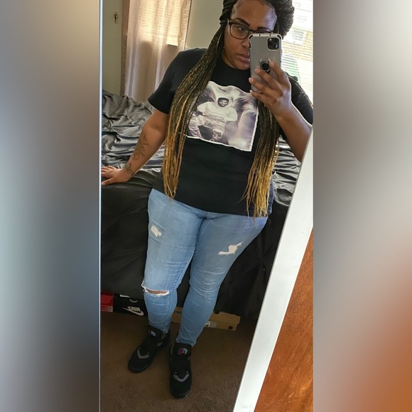 SATURDAY’S ARE FOR SHOES SHARE SHOW WITH ME & @CASUALCLOSET23 - Picture 3 of 4